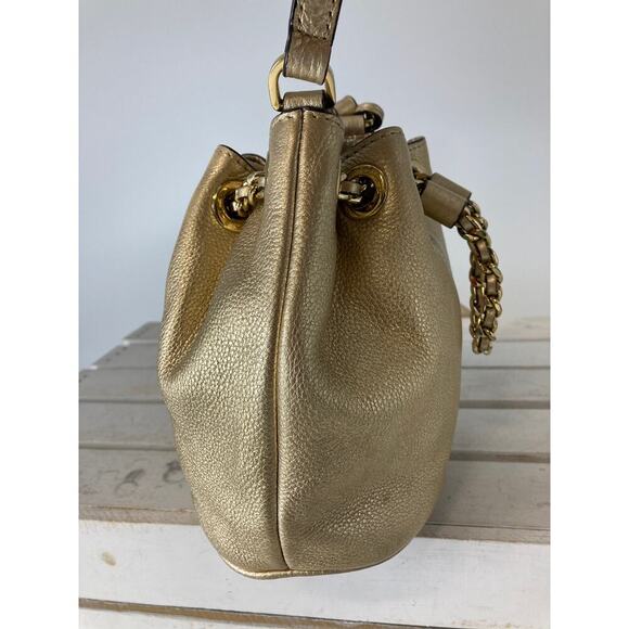 MICHAEL KORS, MINI GOLD PEBBLED LEATHER CROSSBODY BAG - Picture 3 of 15